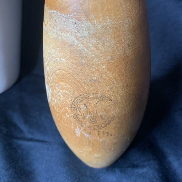 Antique wood Narragansett Machine Co Wooden Indian club / Exercise/Juggling Club - Picture 3 of 10